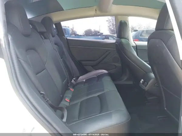 5YJ3E1EBXNF297821 2022 TESLA MODEL 3 - Image 8