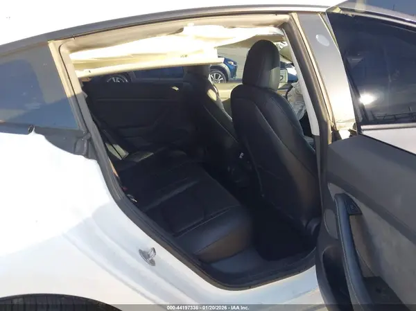 5YJ3E1EBXNF315833 2022 TESLA MODEL 3 - Image 8
