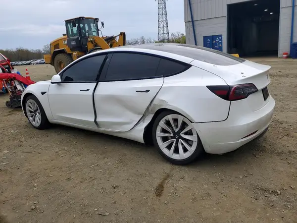 5YJ3E1EBXNF321065 2022 TESLA MODEL 3 - Image 2
