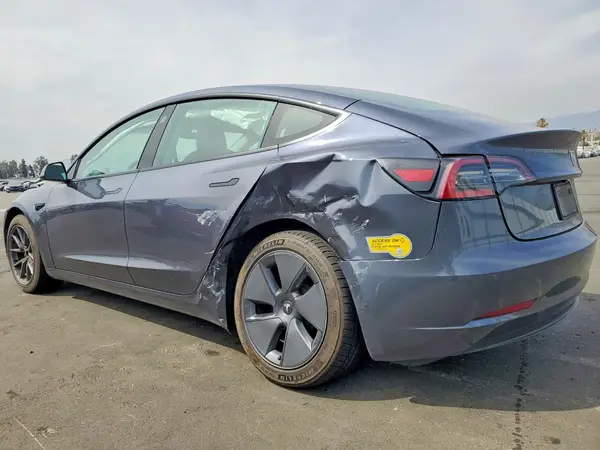 5YJ3E1EBXNF323012 2022 TESLA MODEL 3 - Image 2