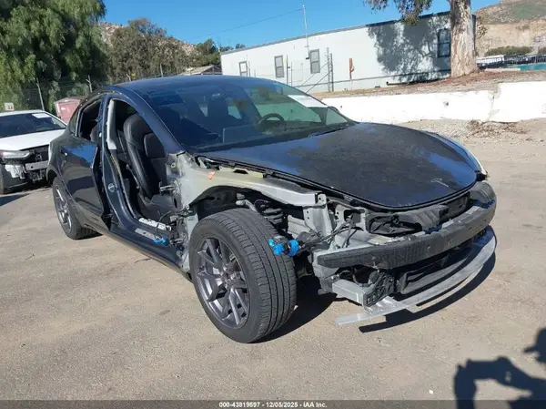 5YJ3E1EBXNF333796 2022 TESLA MODEL 3 - Image 1