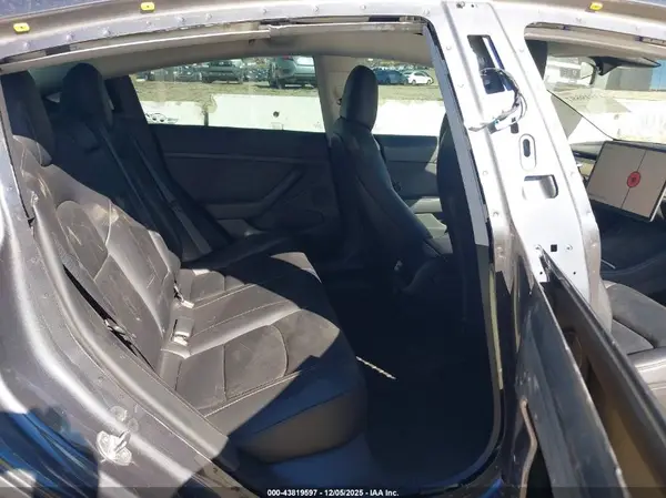 5YJ3E1EBXNF333796 2022 TESLA MODEL 3 - Image 8
