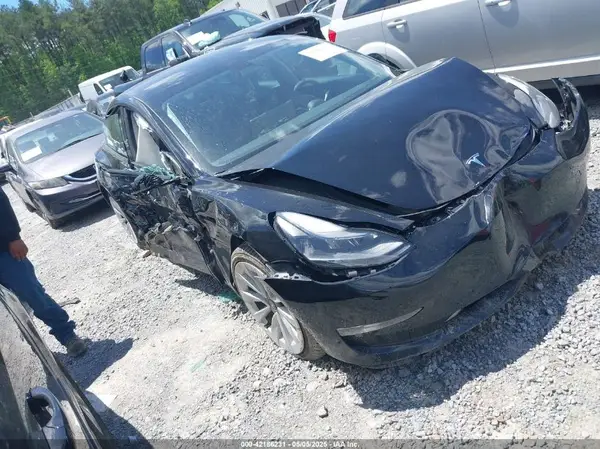5YJ3E1EBXPF388011 2023 TESLA MODEL 3 - Image 1