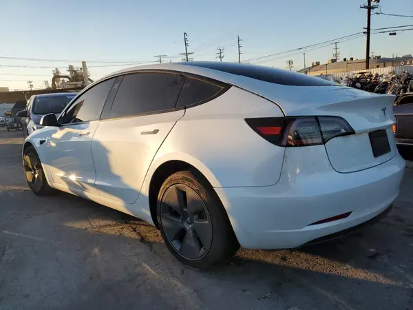 5YJ3E1EBXPF389742 2023 TESLA MODEL 3 - Image 2