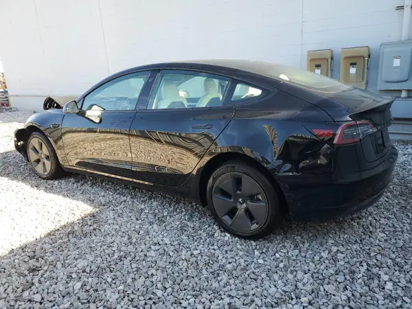 5YJ3E1EBXPF594025 2023 TESLA MODEL 3 - Image 2