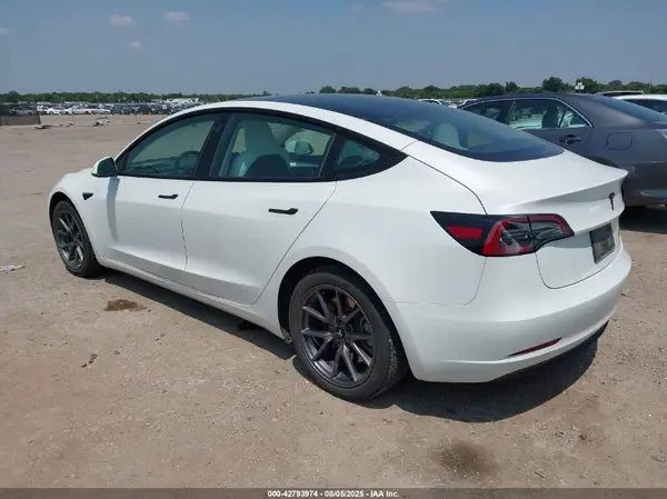 5YJ3E1EBXPF596129 2023 TESLA MODEL 3 - Image 2