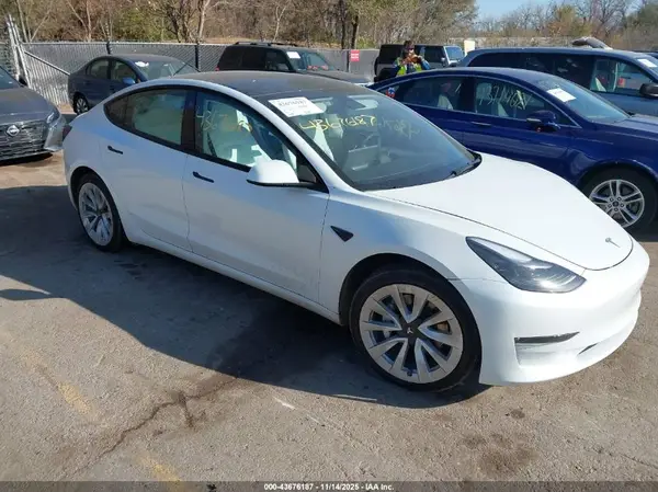5YJ3E1EBXPF621305 2023 TESLA MODEL 3 - Image 1