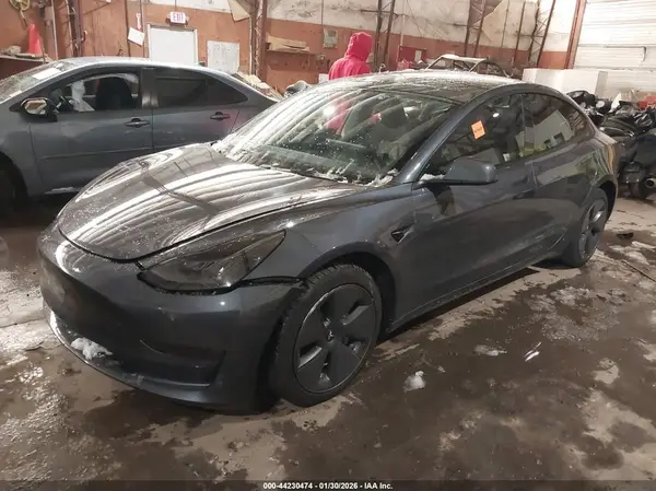 5YJ3E1EBXPF630988 2023 TESLA MODEL 3 - Image 2