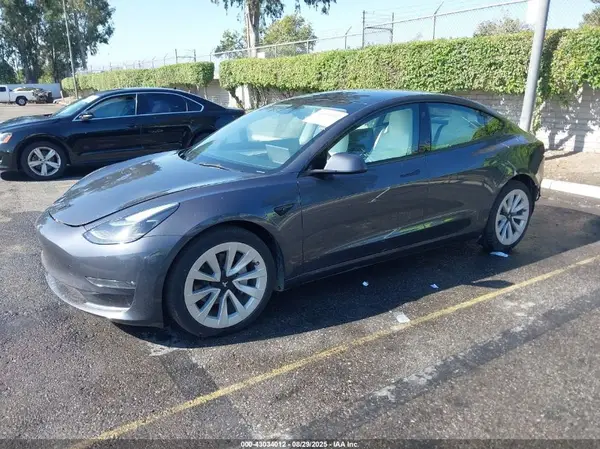 5YJ3E1EBXPF631851 2023 TESLA MODEL 3 - Image 2