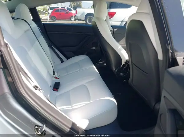 5YJ3E1EBXPF631851 2023 TESLA MODEL 3 - Image 8