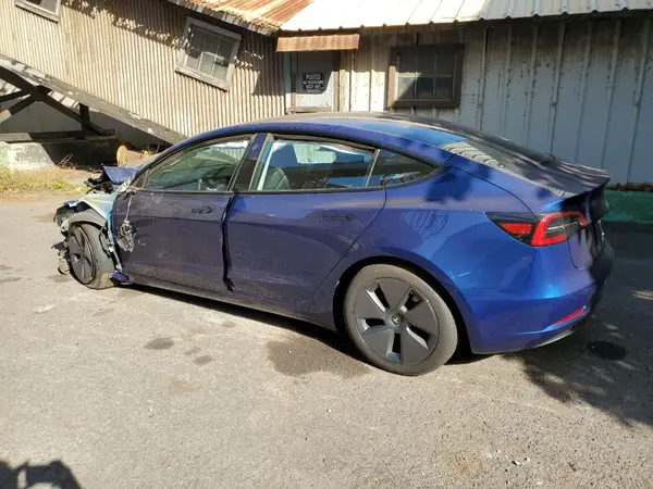 5YJ3E1EBXPF704684 2023 TESLA MODEL 3 - Image 2