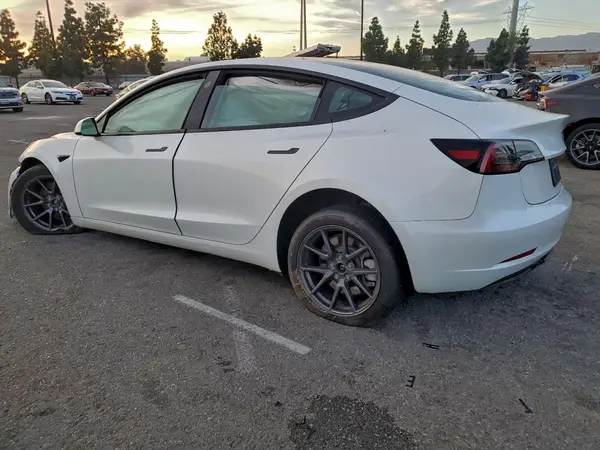 5YJ3E1EBXPF706953 2023 TESLA MODEL 3 - Image 2