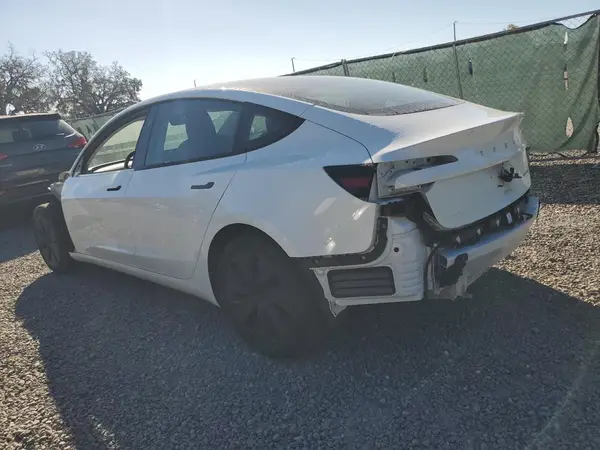 5YJ3E1EBXRF717034 2024 TESLA MODEL 3 - Image 2