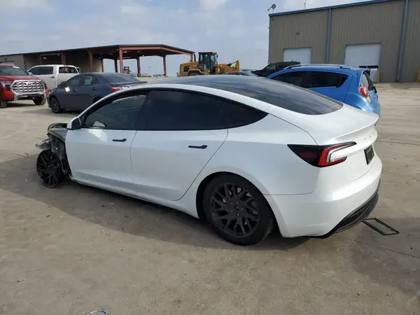 5YJ3E1EBXRF718376 2024 TESLA MODEL 3 - Image 2