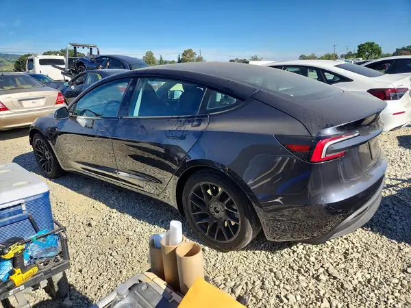 5YJ3E1EBXRF734089 2024 TESLA MODEL 3 - Image 2