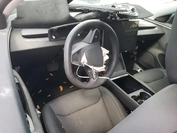 5YJ3E1EBXRF737428 2024 TESLA MODEL 3 - Image 8