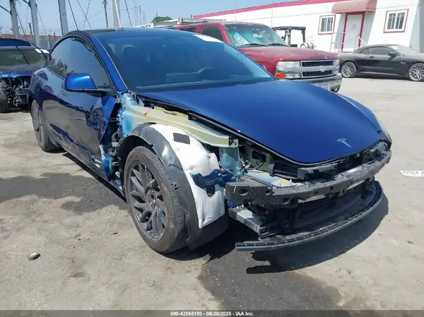 5YJ3E1EBXRF738675 2024 TESLA MODEL 3 - Image 1