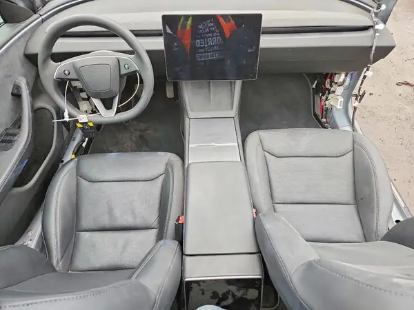 5YJ3E1EBXRF739793 2024 TESLA MODEL 3 - Image 8