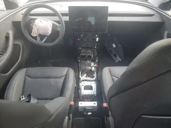 5YJ3E1EBXRF770218 2024 TESLA MODEL 3 - Image 8