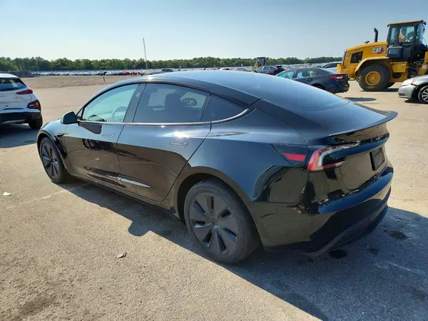 5YJ3E1EBXRF793000 2024 TESLA MODEL 3 - Image 2
