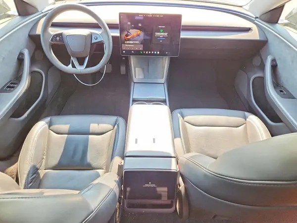 5YJ3E1EBXRF793000 2024 TESLA MODEL 3 - Image 8