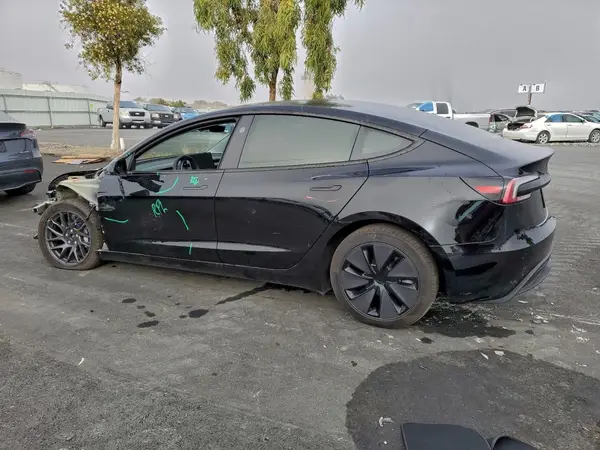 5YJ3E1EBXRF796785 2024 TESLA MODEL 3 - Image 2