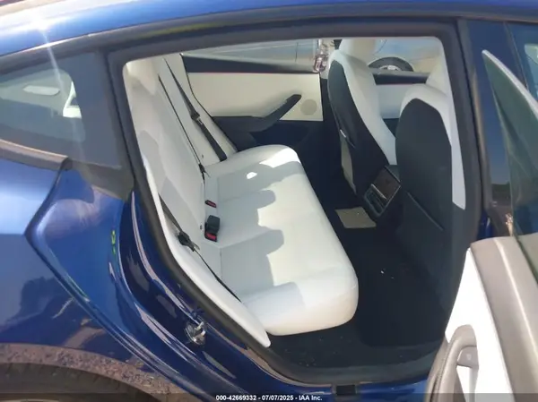 5YJ3E1EBXRF800429 2024 TESLA MODEL 3 - Image 8