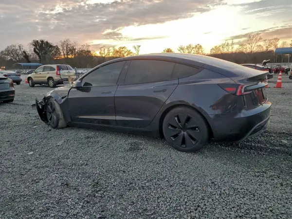 5YJ3E1EBXRF801936 2024 TESLA MODEL 3 - Image 2