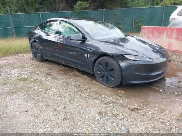 5YJ3E1EBXRF808966 2024 TESLA MODEL 3 - Image 1