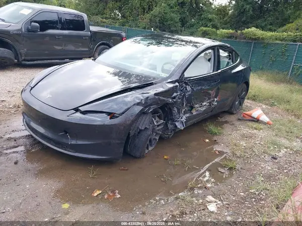 5YJ3E1EBXRF808966 2024 TESLA MODEL 3 - Image 2