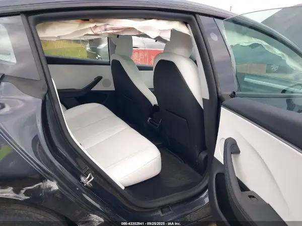 5YJ3E1EBXRF808966 2024 TESLA MODEL 3 - Image 8