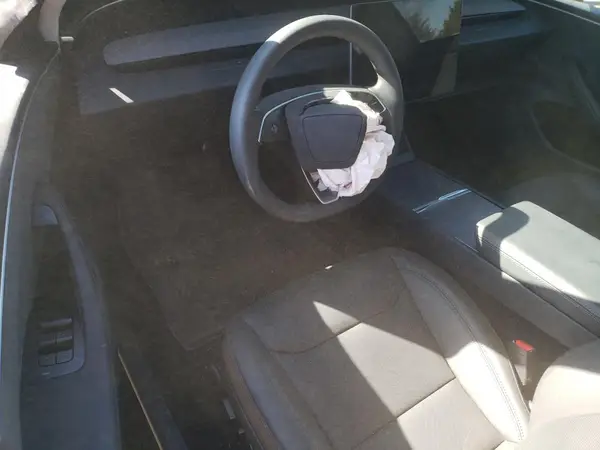 5YJ3E1EBXRF811947 2024 TESLA MODEL 3 - Image 8