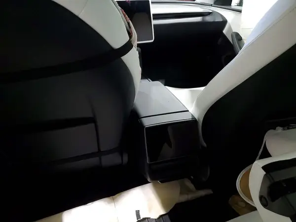 5YJ3E1EBXRF815223 2024 TESLA MODEL 3 - Image 8
