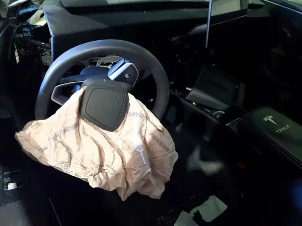 5YJ3E1EBXRF815772 2024 TESLA MODEL 3 - Image 8