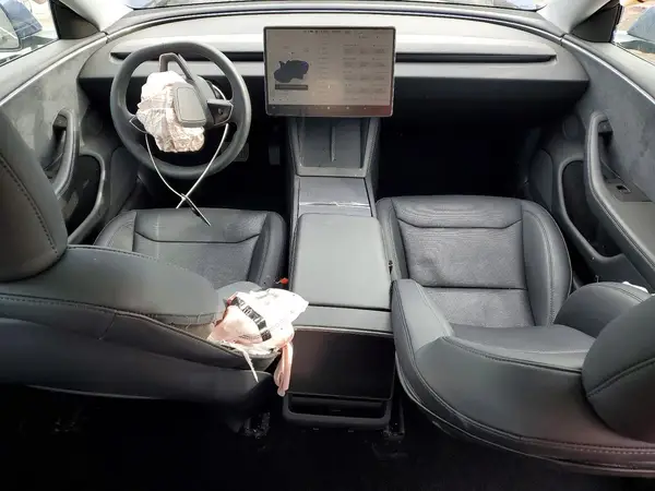 5YJ3E1EBXRF817196 2024 TESLA MODEL 3 - Image 8
