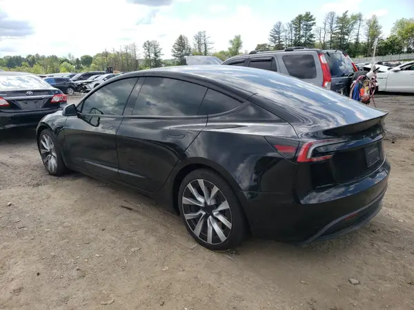 5YJ3E1EBXRF827596 2024 TESLA MODEL 3 - Image 2