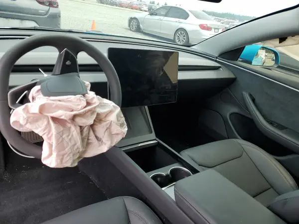 5YJ3E1EBXRF829543 2024 TESLA MODEL 3 - Image 8