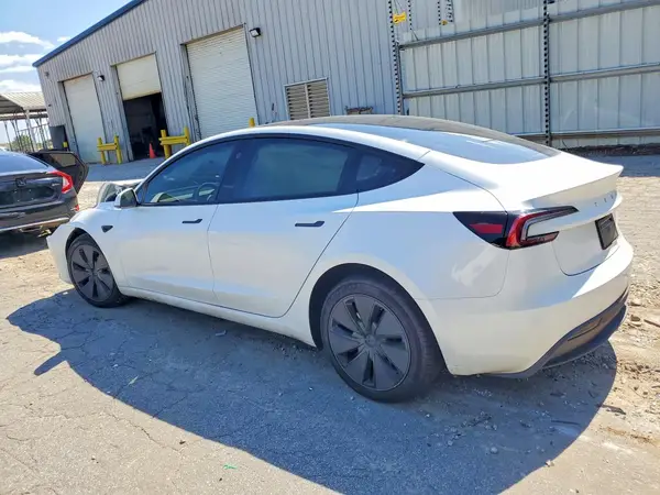 5YJ3E1EBXRF834760 2024 TESLA MODEL 3 - Image 2