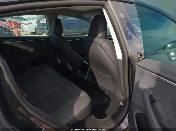 5YJ3E1EBXRF836833 2024 TESLA MODEL 3 - Image 8