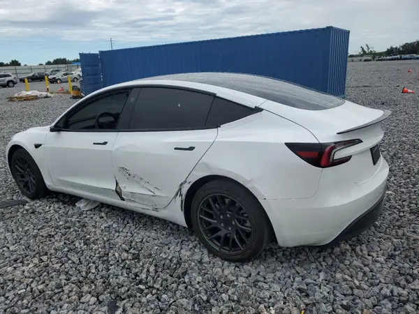 5YJ3E1EBXRF843832 2024 TESLA MODEL 3 - Image 2