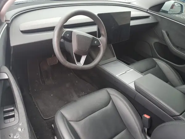 5YJ3E1EBXRF843832 2024 TESLA MODEL 3 - Image 8