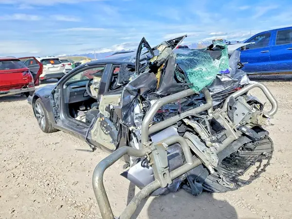 5YJ3E1EBXSF016502 2025 TESLA MODEL 3 - Image 2