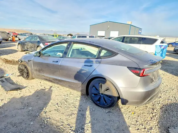 5YJ3E1EBXSF048785 2025 TESLA MODEL 3 - Image 2