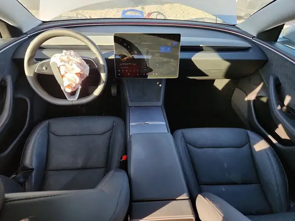 5YJ3E1EBXSF048785 2025 TESLA MODEL 3 - Image 8