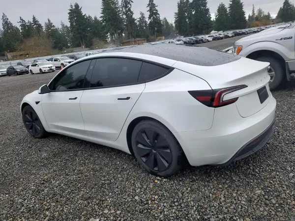 5YJ3E1EBXSF877761 2025 TESLA MODEL 3 - Image 2
