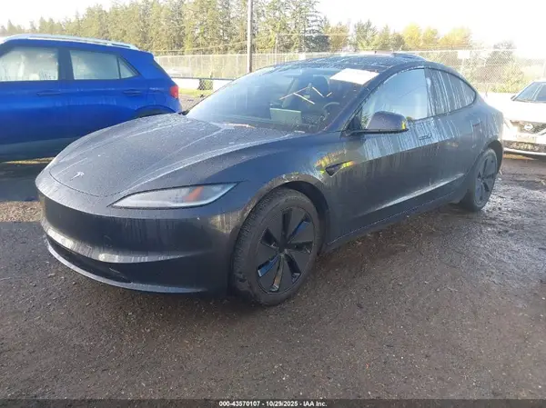 5YJ3E1EBXSF893555 2025 TESLA MODEL 3 - Image 2