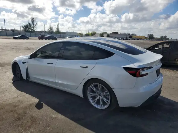5YJ3E1EBXSF900309 2025 TESLA MODEL 3 - Image 2