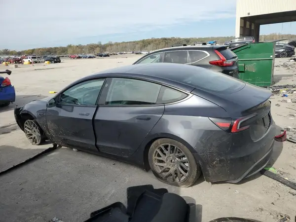 5YJ3E1EBXSF903971 2025 TESLA MODEL 3 - Image 2