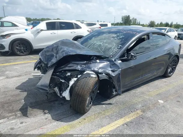 5YJ3E1EBXSF909124 2025 TESLA MODEL 3 - Image 2