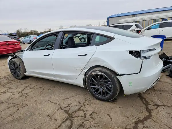 5YJ3E1EBXSF910967 2025 TESLA MODEL 3 - Image 2